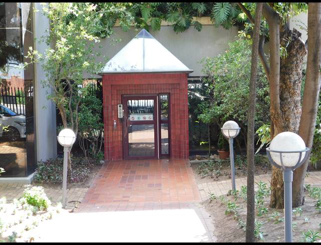 163M² OFFICE TO LET IN FERNDALE